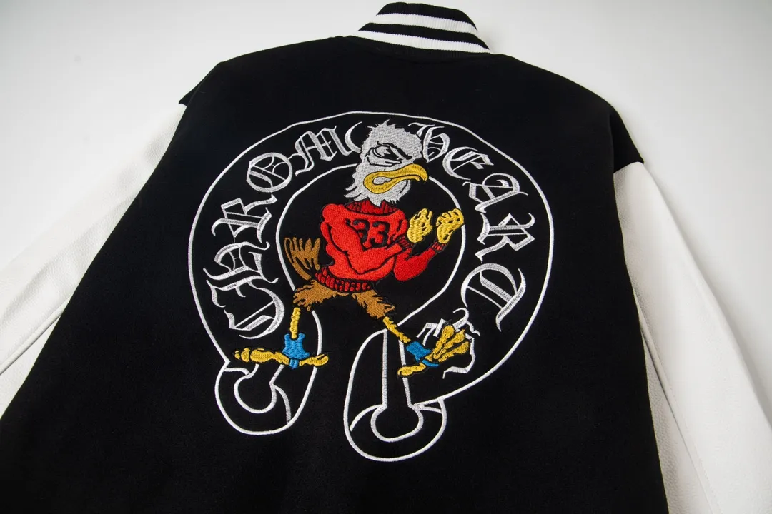 P380 model number Y613 Chrome Hearts Fw25 Chrome Hearts Horseshoe Fighting Rooster Cross Baseball Jacket, same style for men and women, hot new product, original customized woolen fabric with a little thickness, early spring weather is still very good on the upper body, imported spliced pu leather sleeves, original molding and fine leather material, super heavy engineering design on the chest and back, exclusive custom cross metal decoration, customized loose fit, very handsome for both men and women, all details respect the original Mold customization of distressed cross snaps with incomparable distressed texture SIZE:M-XXL